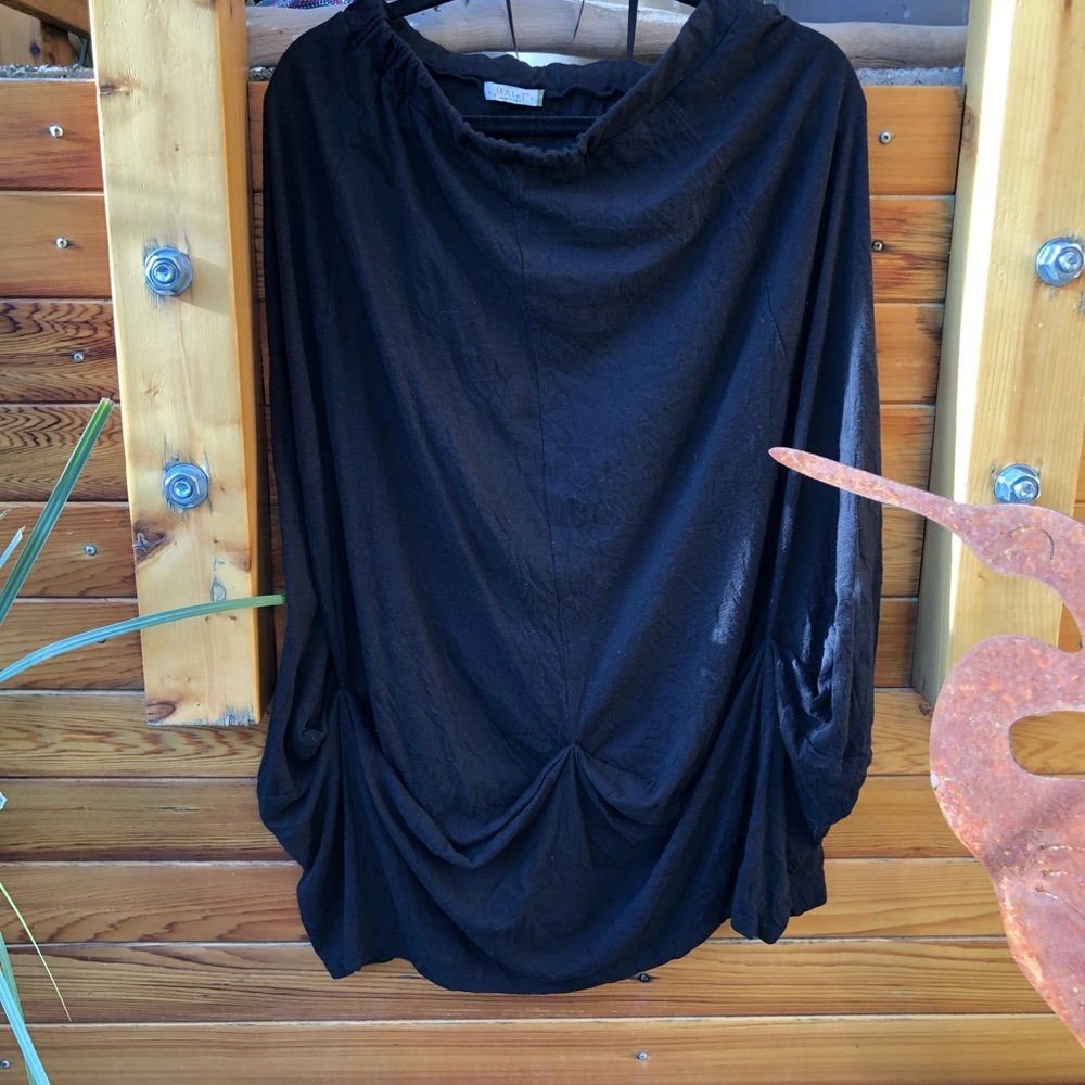 STUNNING BLACK MIDI SKIRT!!